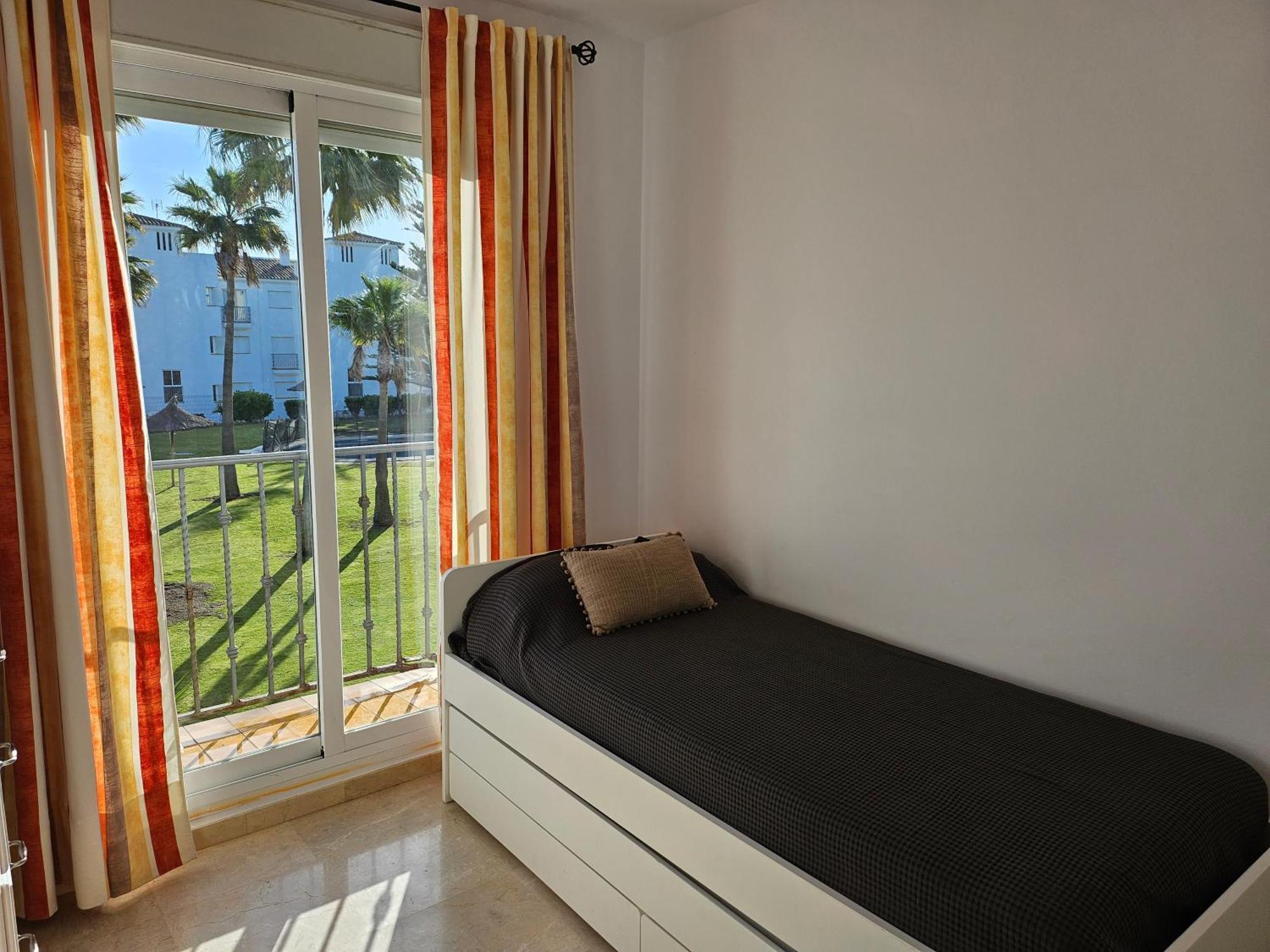 3 Bedrooms With Pool & Parking, Close To Sea And Gibraltar Manilva Exteriör bild