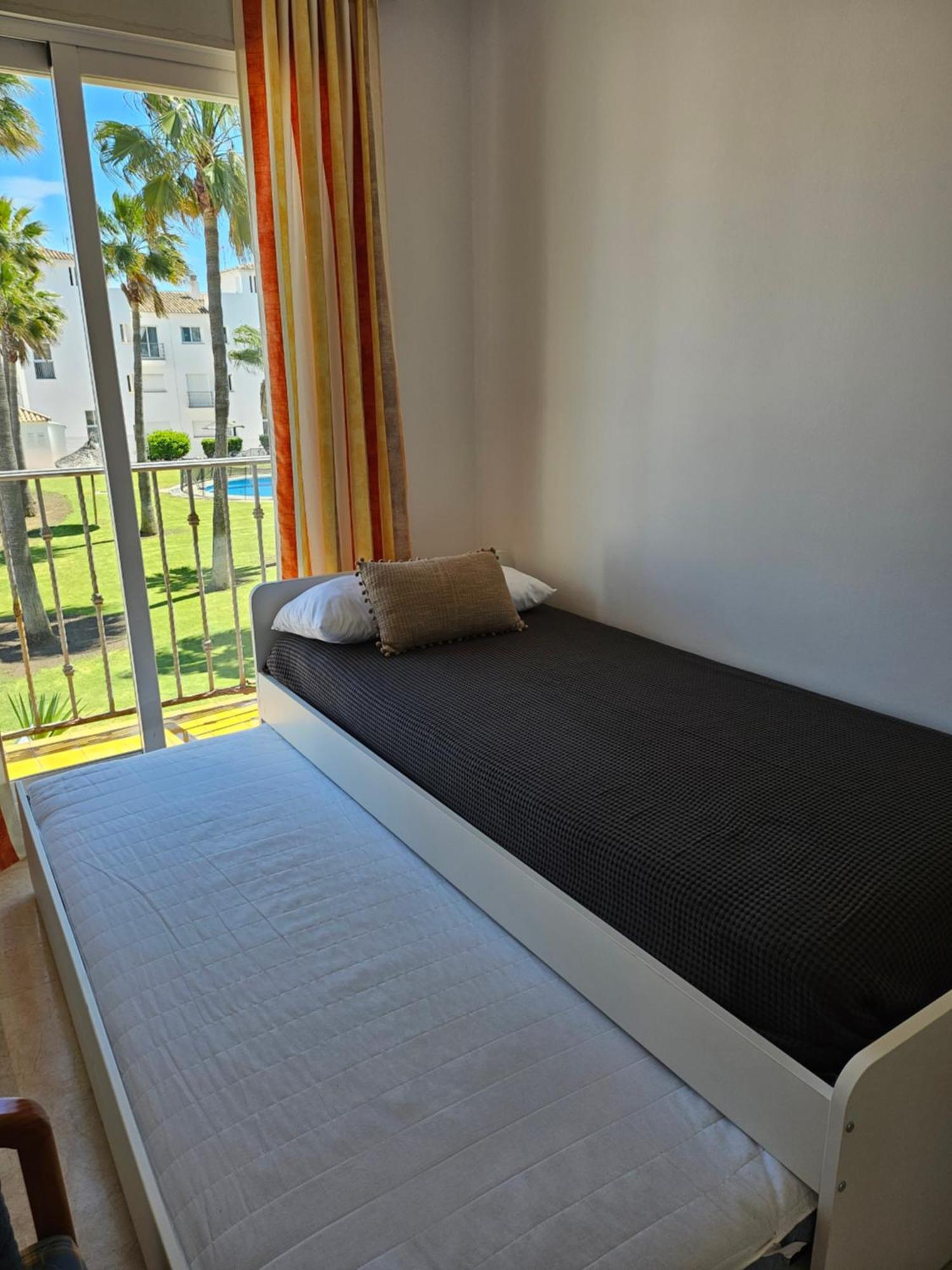 3 Bedrooms With Pool & Parking, Close To Sea And Gibraltar Manilva Exteriör bild