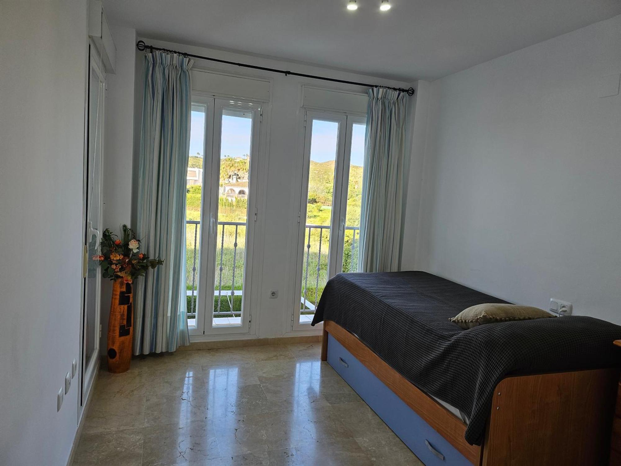 3 Bedrooms With Pool & Parking, Close To Sea And Gibraltar Manilva Exteriör bild
